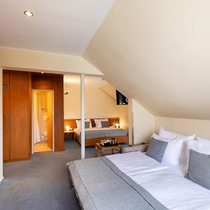 Comfort Zimmer mit Kingsize-Bett